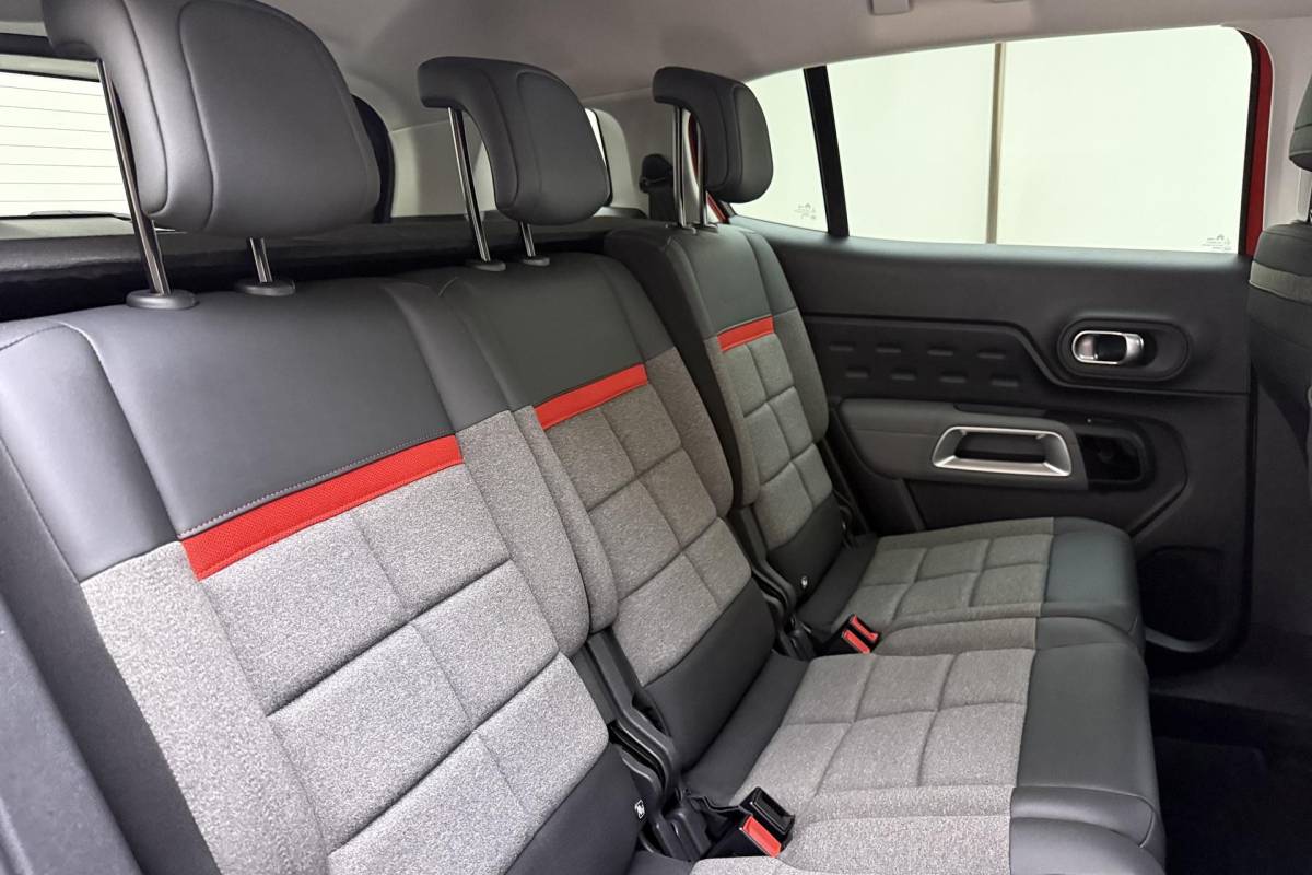 Citroën C5 Aircross Citroen C5 Aircross 1.2 PureTech 130pk Automaat Feel | Navigatie | Trekhaak | Achteruitrijcamera | Climate control | Cruise control | Parkeersensoren | 18″ Lichtmetalen velgen | Lage KM-stand