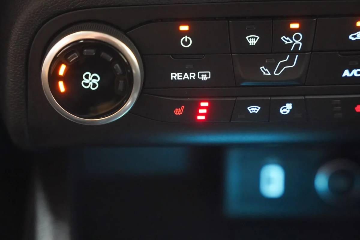Ford Focus Ford Focus Wagon 1.0 EcoBoost Trend Edition Business [ Carplay Cruise PDC Stoelverwarming ]
