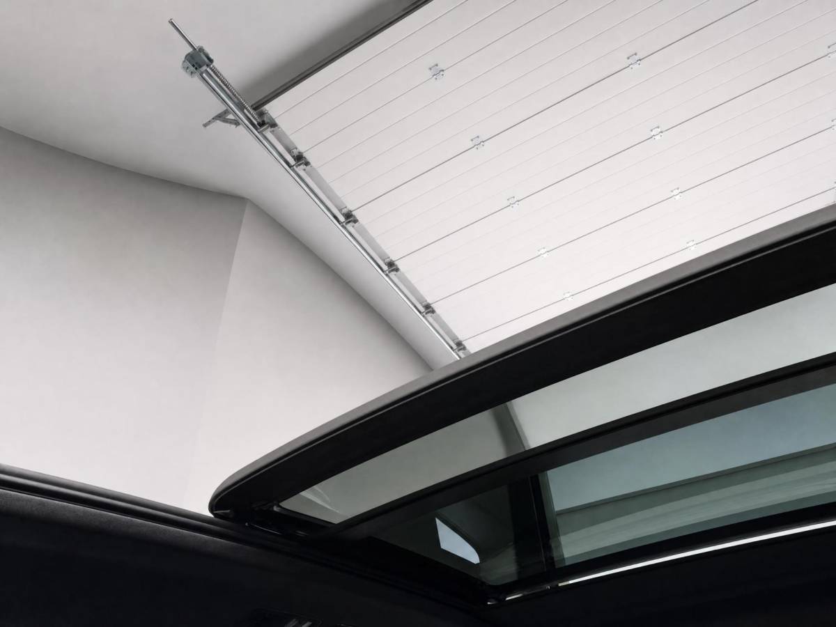 Volkswagen Tiguan Volkswagen Tiguan 1.5 272pk DSG eHybrid R-Line Edition · Panoramadak · Wegklapbare Trekhaak · Leder · Harman Kardon · 360 Camera · Stoel ventilatie · Massage · 20” Inch · Garantie t/m 04-09-2030 of 100.000km