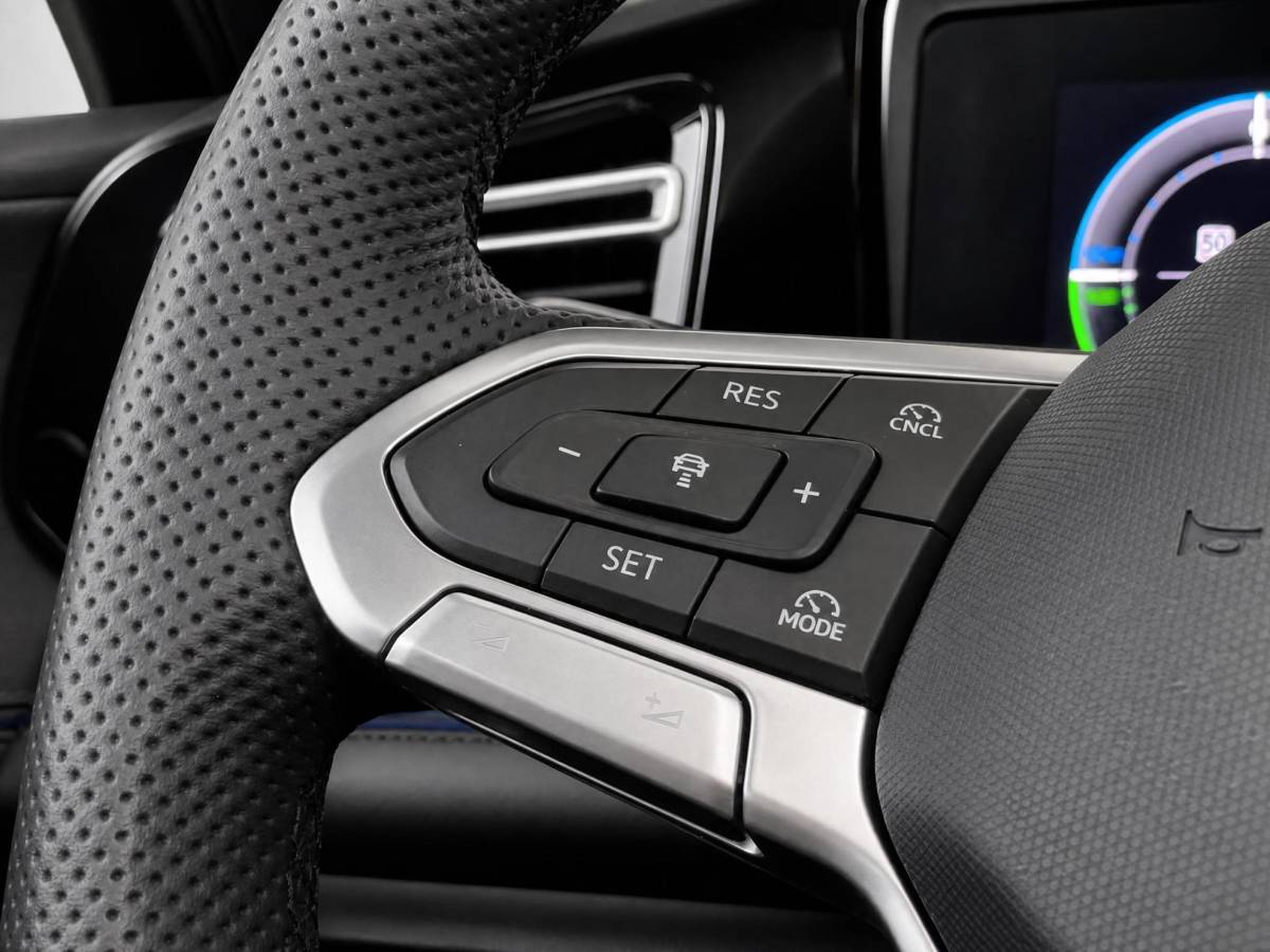 Volkswagen Tiguan Volkswagen Tiguan 1.5 272pk DSG eHybrid R-Line Edition · Panoramadak · Wegklapbare Trekhaak · Leder · Harman Kardon · 360 Camera · Stoel ventilatie · Massage · 20” Inch · Garantie t/m 04-09-2030 of 100.000km