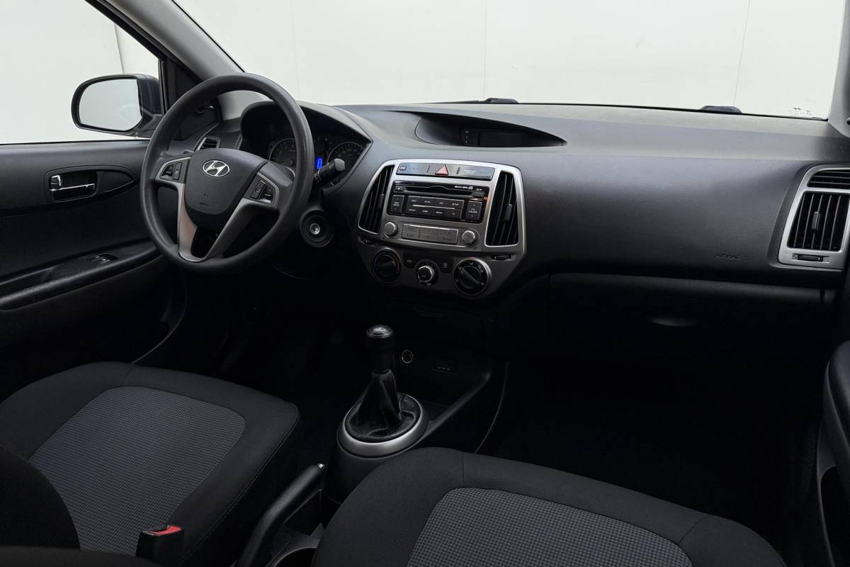 Hyundai i20 Hyundai i20 1.2i i-Motion 85pk | 5 Deurs | Airco | Lichtmetalen Velgen | Audio | Weinig Kilometers