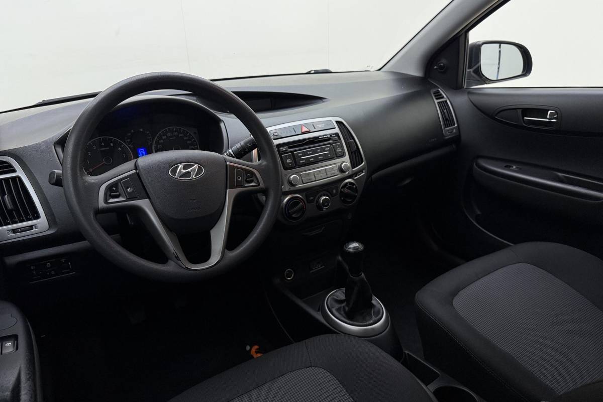 Hyundai i20 Hyundai i20 1.2i i-Motion 85pk | 5 Deurs | Airco | Lichtmetalen Velgen | Audio | Weinig Kilometers