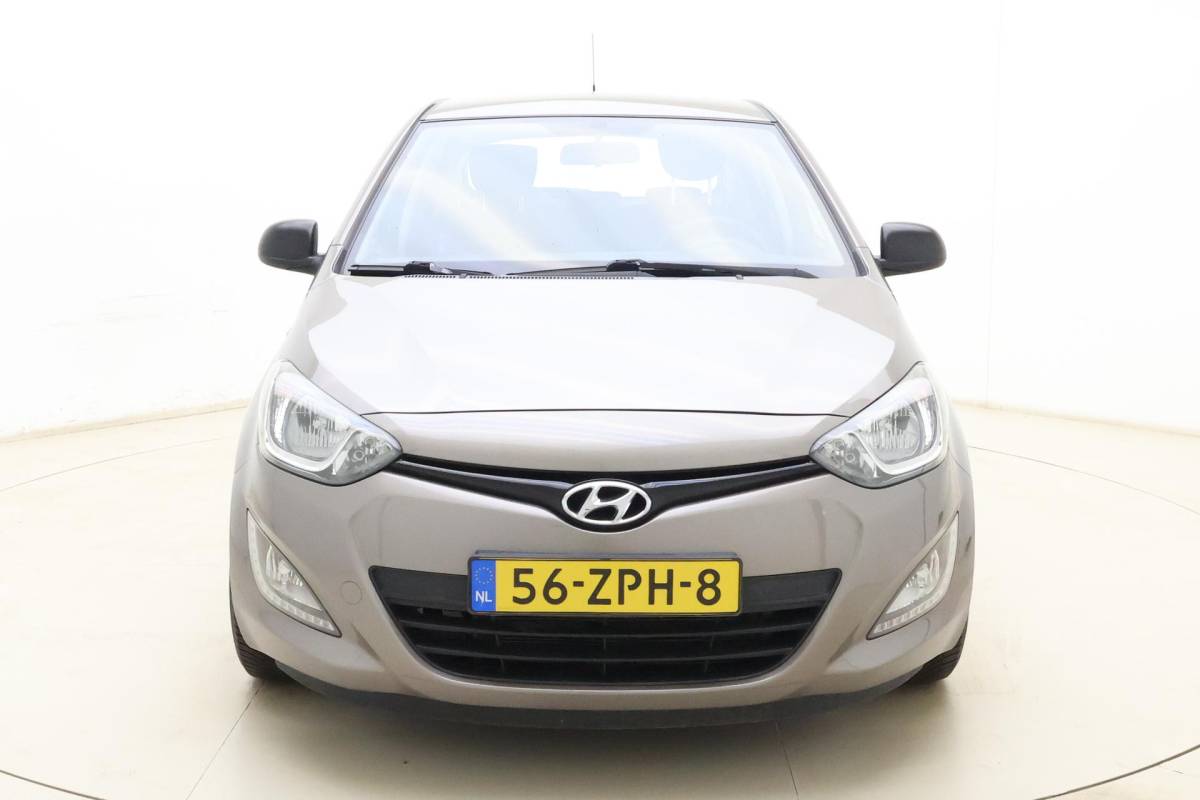 Hyundai i20 Hyundai i20 1.2i i-Motion 85pk | 5 Deurs | Airco | Lichtmetalen Velgen | Audio | Weinig Kilometers