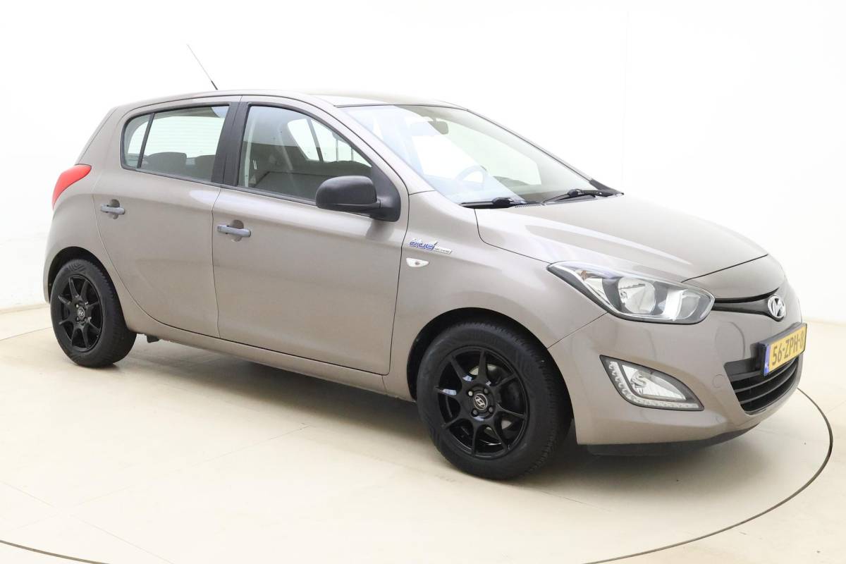 Hyundai i20 Hyundai i20 1.2i i-Motion 85pk | 5 Deurs | Airco | Lichtmetalen Velgen | Audio | Weinig Kilometers