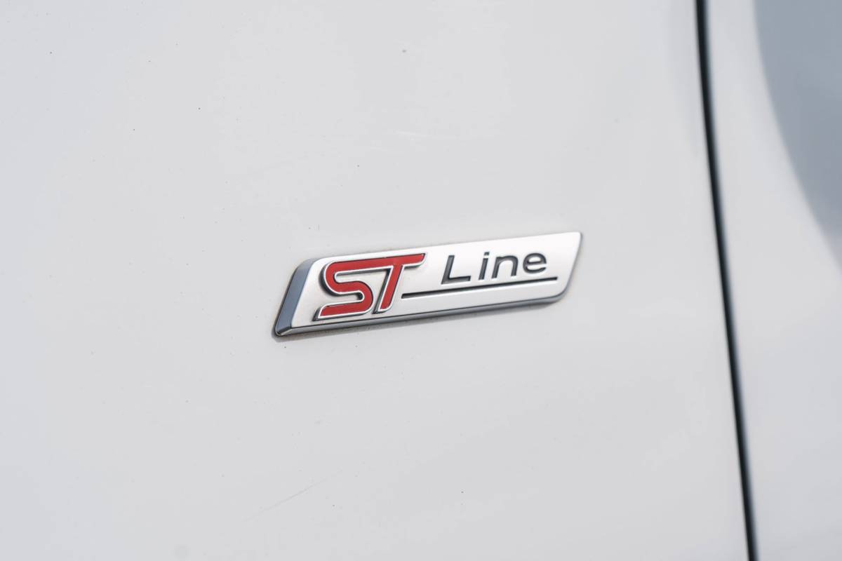 Ford Puma Ford Puma 1.0 EcoBoost Hybrid ST-Line X / Automaat / Pano / Winter Pack!