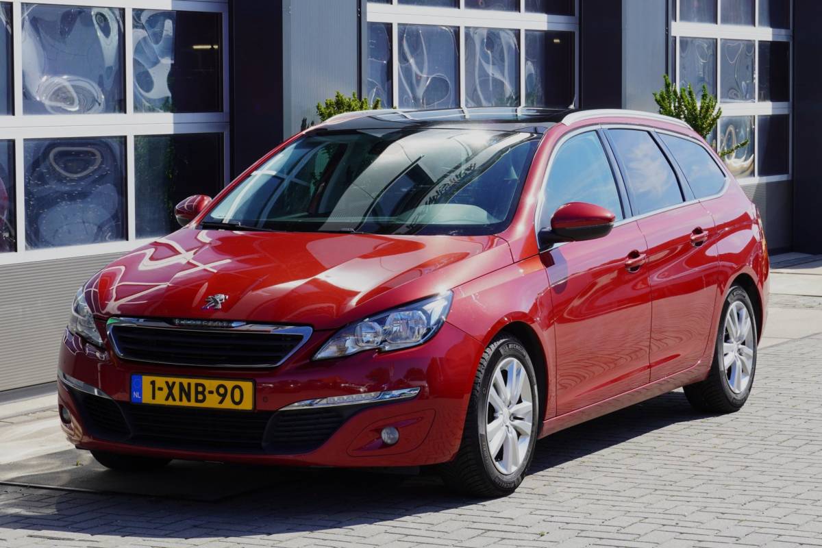 Peugeot 308 Peugeot 308 SW 1.6 BlueHDI Blue Lease Executive nav/panoramadak/trekhaak