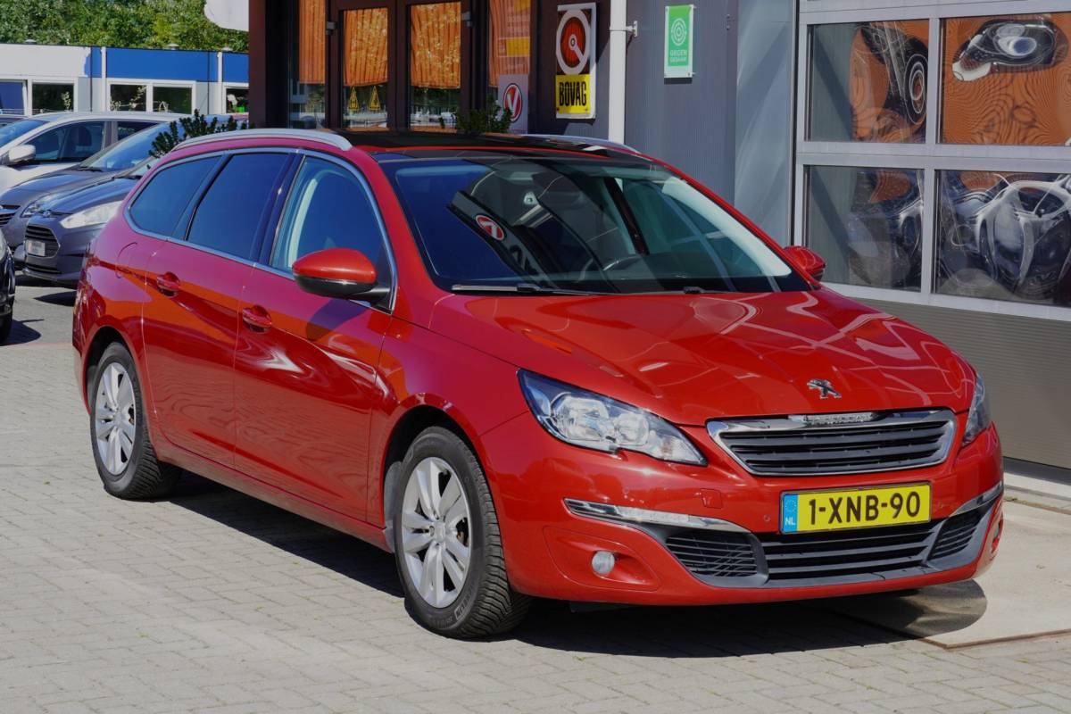 Peugeot 308 Peugeot 308 SW 1.6 BlueHDI Blue Lease Executive nav/panoramadak/trekhaak