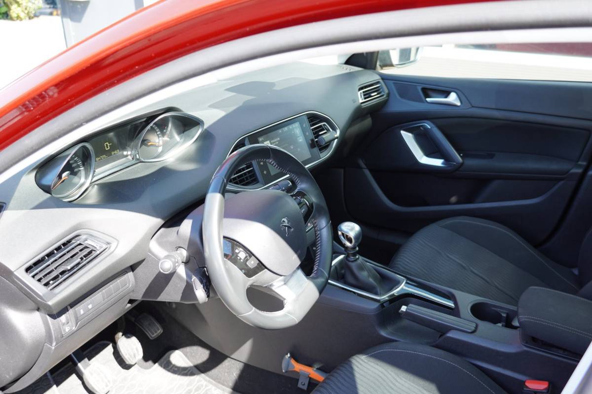 Peugeot 308 Peugeot 308 SW 1.6 BlueHDI Blue Lease Executive nav/panoramadak/trekhaak