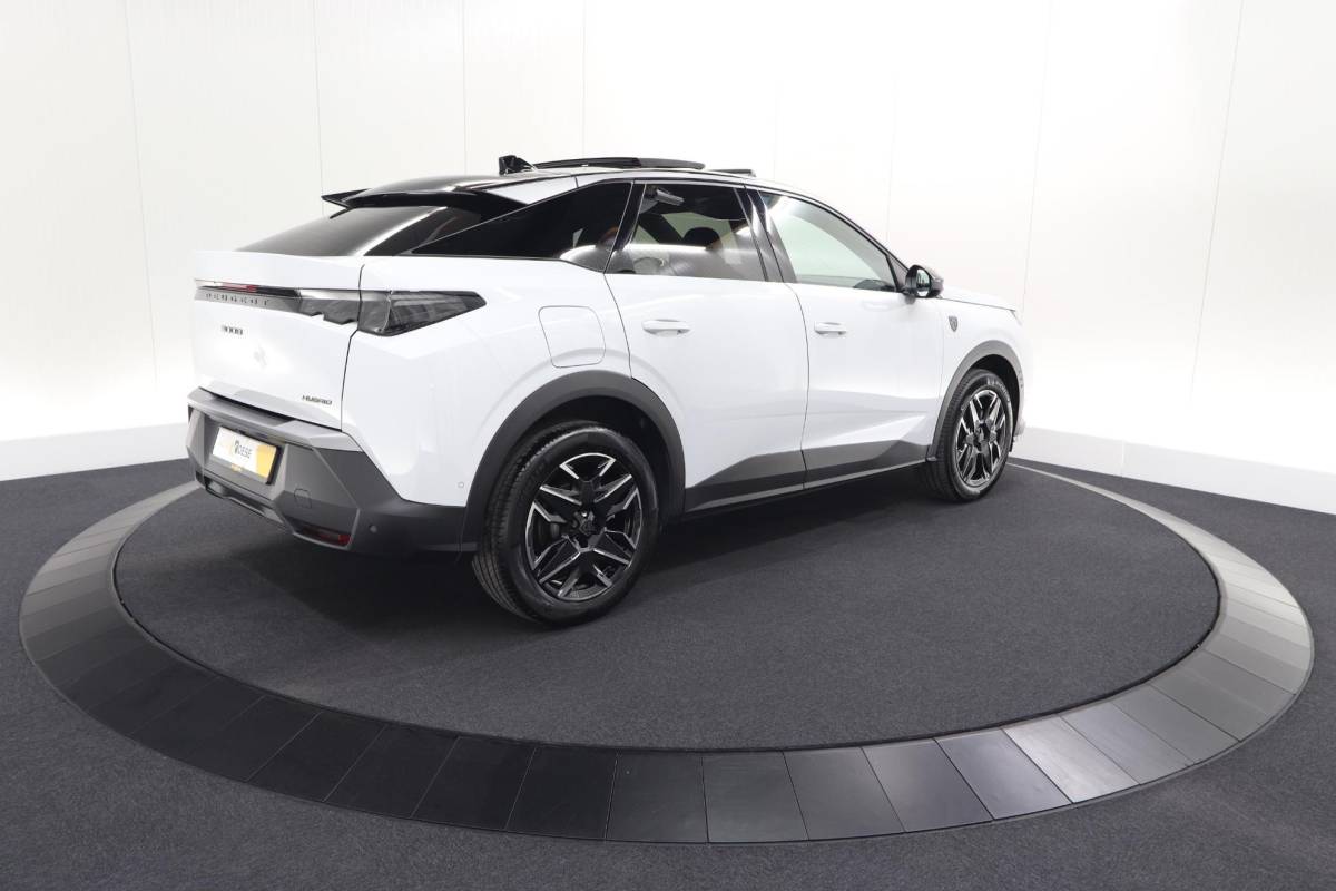 Peugeot 3008 Peugeot 3008 1.2 Hybrid 136 GT | Panoramadak | FOCAL Audio | Alcantara Executive Pakket | 360 Camera | Adaptieve Cruise Control