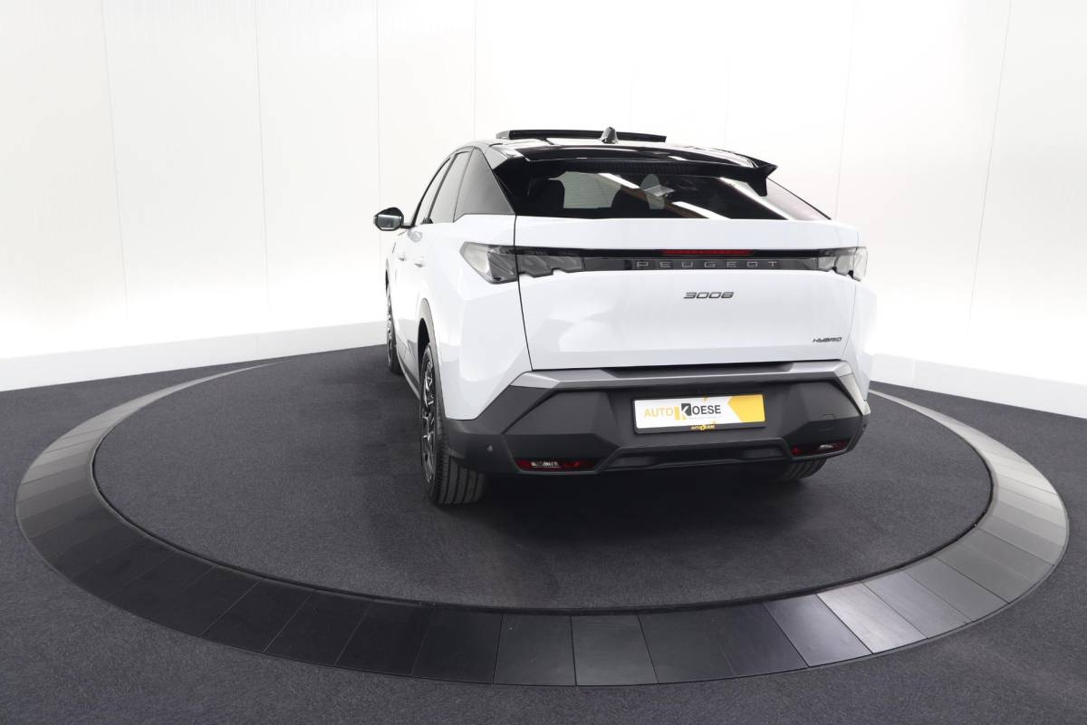Peugeot 3008 Peugeot 3008 1.2 Hybrid 136 GT | Panoramadak | FOCAL Audio | Alcantara Executive Pakket | 360 Camera | Adaptieve Cruise Control