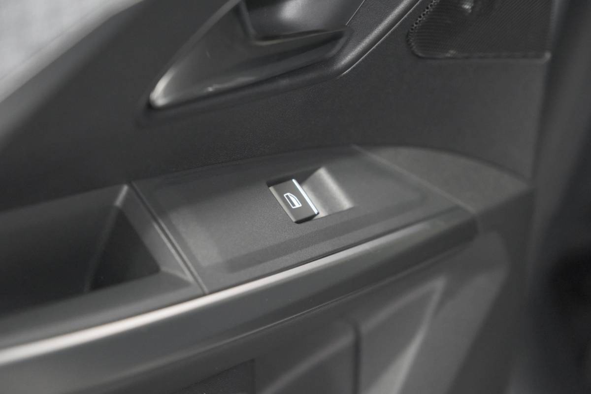 Peugeot 3008 Peugeot 3008 1.2 Hybrid 136 GT | Panoramadak | FOCAL Audio | Alcantara Executive Pakket | 360 Camera | Adaptieve Cruise Control