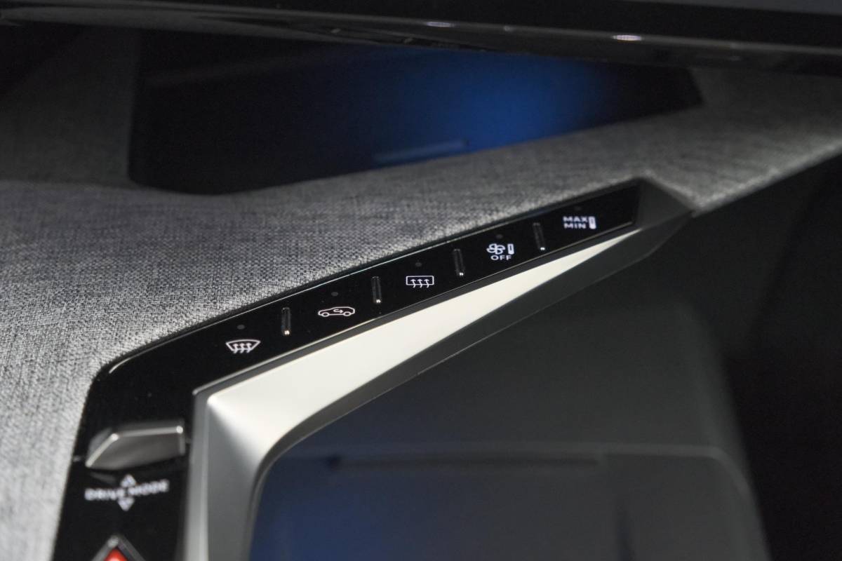Peugeot 3008 Peugeot 3008 1.2 Hybrid 136 GT | Panoramadak | FOCAL Audio | Alcantara Executive Pakket | 360 Camera | Adaptieve Cruise Control
