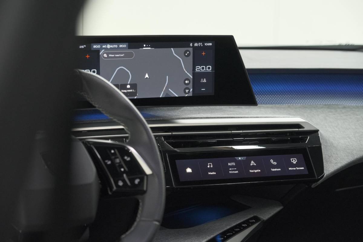Peugeot 3008 Peugeot 3008 1.2 Hybrid 136 GT | Panoramadak | FOCAL Audio | Alcantara Executive Pakket | 360 Camera | Adaptieve Cruise Control