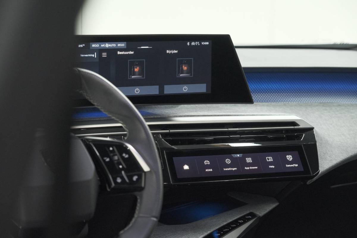 Peugeot 3008 Peugeot 3008 1.2 Hybrid 136 GT | Panoramadak | FOCAL Audio | Alcantara Executive Pakket | 360 Camera | Adaptieve Cruise Control
