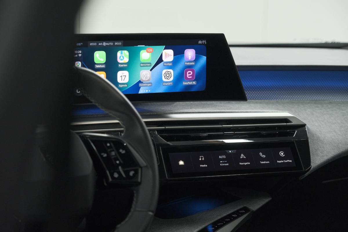 Peugeot 3008 Peugeot 3008 1.2 Hybrid 136 GT | Panoramadak | FOCAL Audio | Alcantara Executive Pakket | 360 Camera | Adaptieve Cruise Control