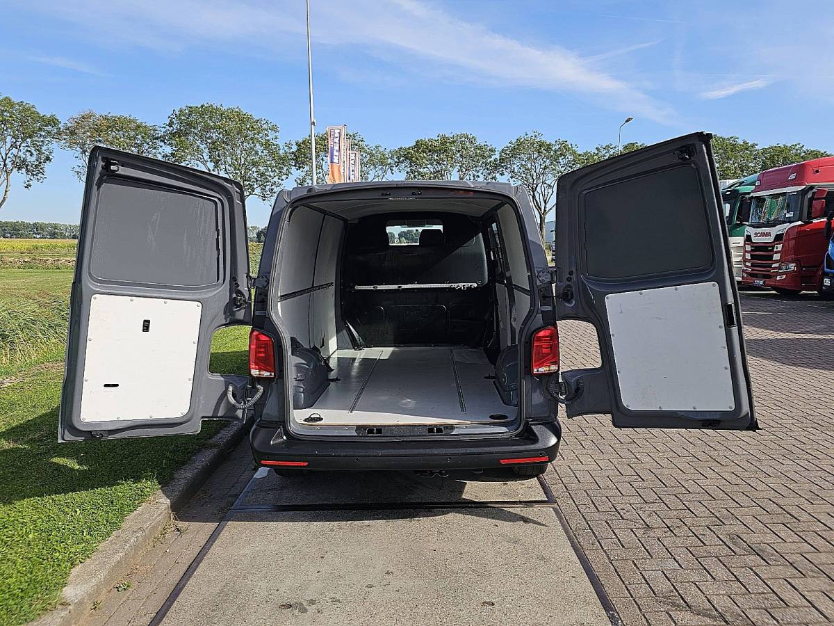 Volkswagen Transporter VOLKSWAGEN TRANSPORTER 2.0 TDI l2h1 carplay airco !