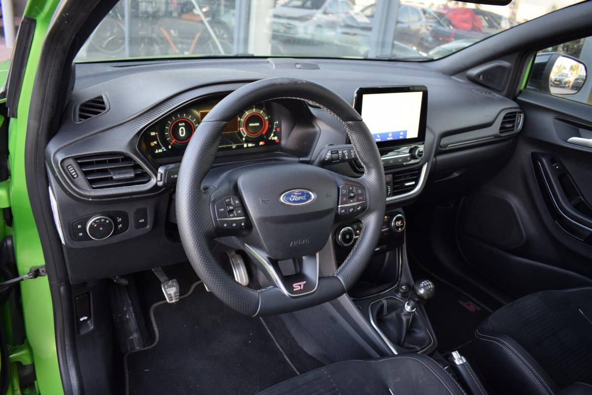 Ford Puma Ford Puma 1.5 EcoBoost ST-X | 170 PK | Pano | Sportstoelen | Stuur- en Stoelverwarming