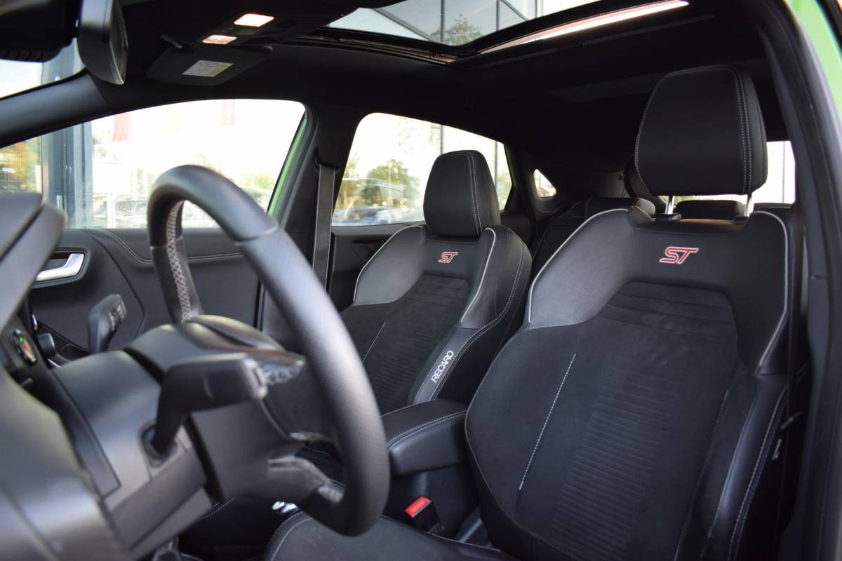 Ford Puma Ford Puma 1.5 EcoBoost ST-X | 170 PK | Pano | Sportstoelen | Stuur- en Stoelverwarming