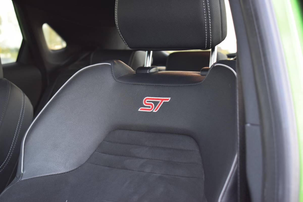 Ford Puma Ford Puma 1.5 EcoBoost ST-X | 170 PK | Pano | Sportstoelen | Stuur- en Stoelverwarming