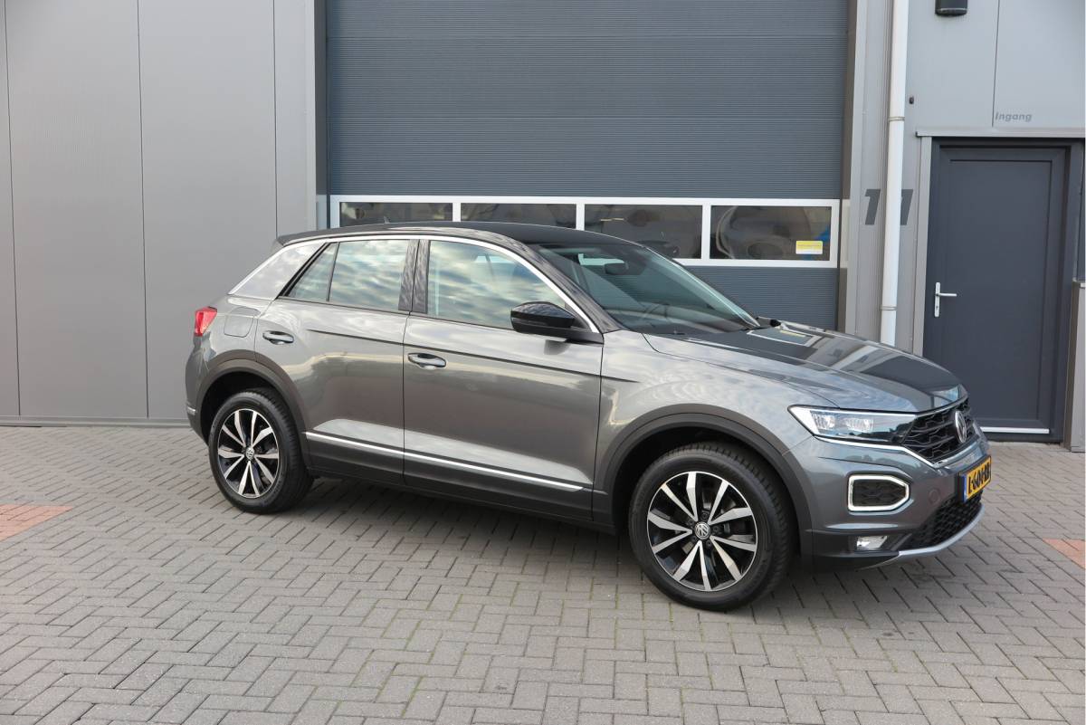 Volkswagen T-Roc Volkswagen T-Roc 1.0 TSI 85kw 116pk Style Led, Virtual Cockpit, LMV, Camera , Trekhaak afneembaar, DAB+ ,Navigatie via Carplay, PDC etc.
