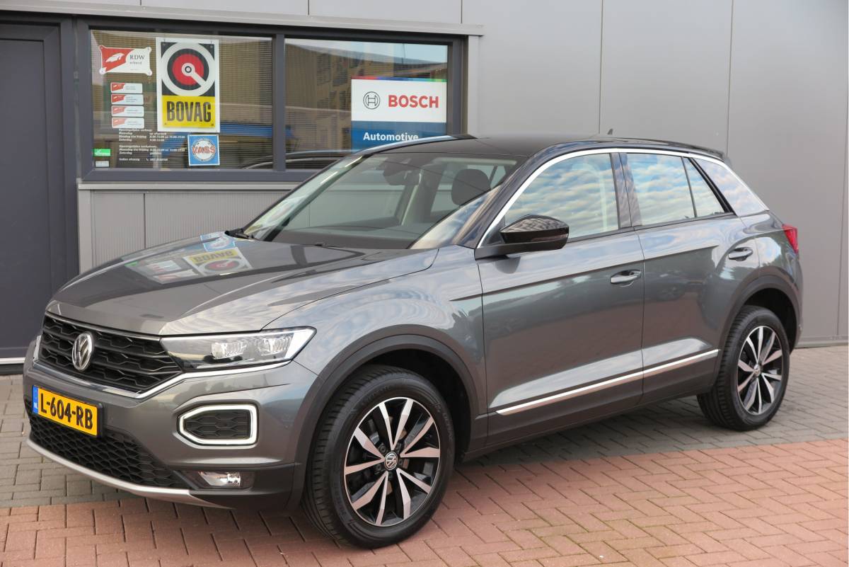 Volkswagen T-Roc Volkswagen T-Roc 1.0 TSI 85kw 116pk Style Led, Virtual Cockpit, LMV, Camera , Trekhaak afneembaar, DAB+ ,Navigatie via Carplay, PDC etc.