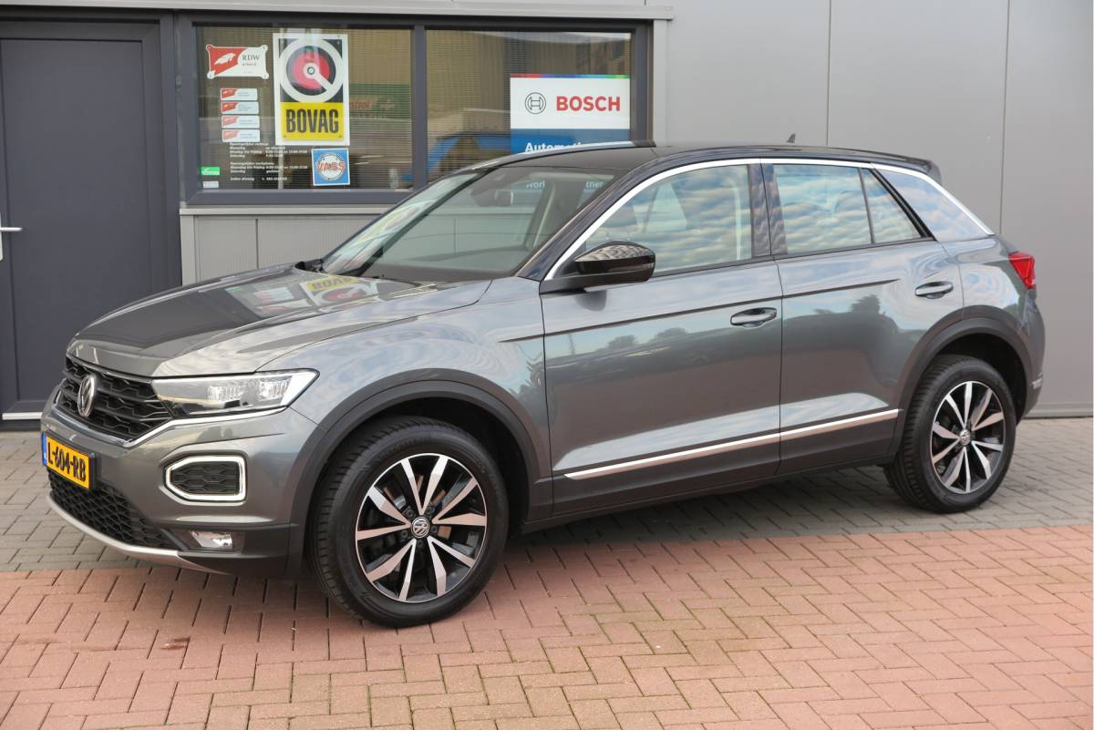 Volkswagen T-Roc Volkswagen T-Roc 1.0 TSI 85kw 116pk Style Led, Virtual Cockpit, LMV, Camera , Trekhaak afneembaar, DAB+ ,Navigatie via Carplay, PDC etc.