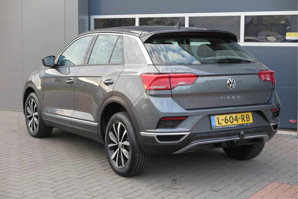 Volkswagen T-Roc Volkswagen T-Roc 1.0 TSI 85kw 116pk Style Led, Virtual Cockpit, LMV, Camera , Trekhaak afneembaar, DAB+ ,Navigatie via Carplay, PDC etc.