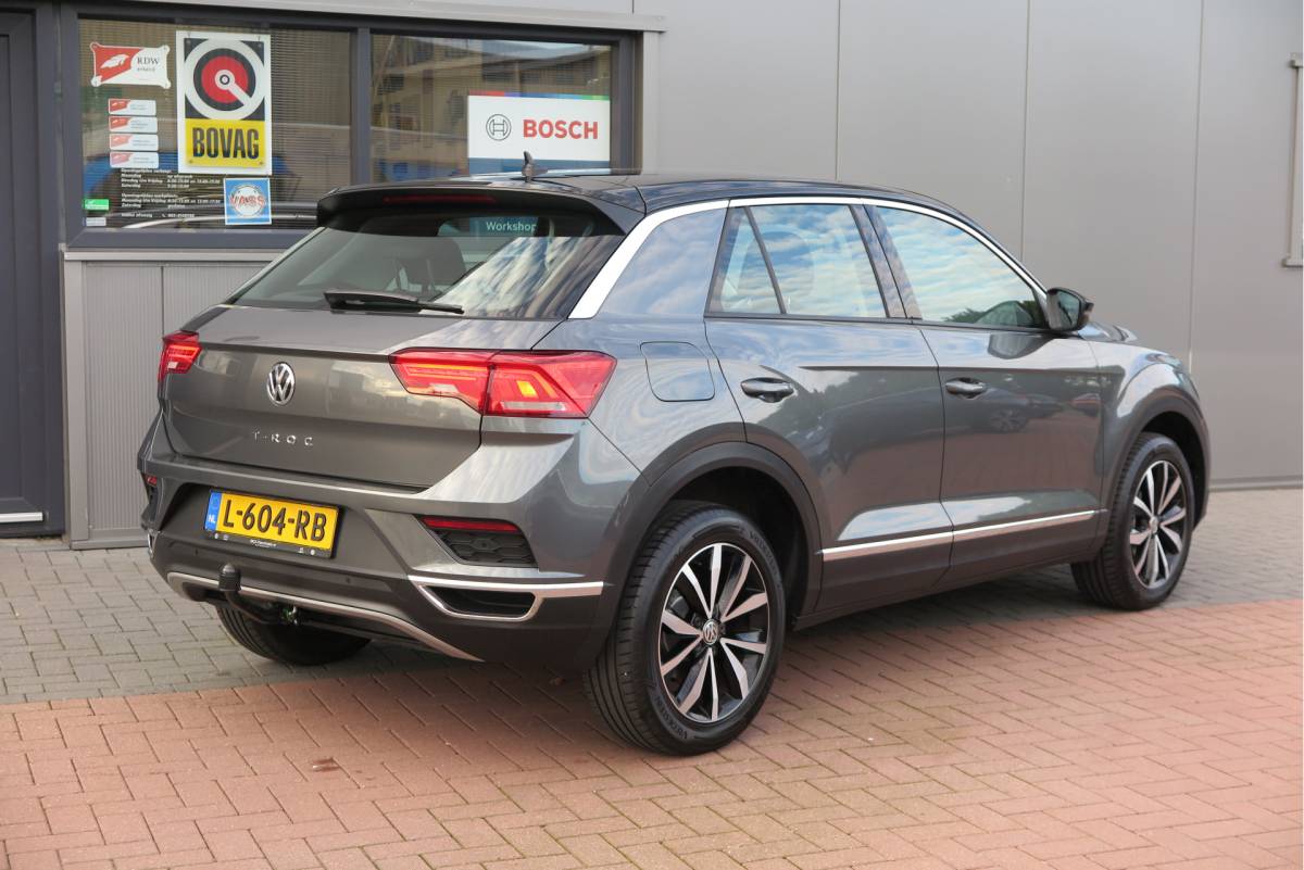 Volkswagen T-Roc Volkswagen T-Roc 1.0 TSI 85kw 116pk Style Led, Virtual Cockpit, LMV, Camera , Trekhaak afneembaar, DAB+ ,Navigatie via Carplay, PDC etc.