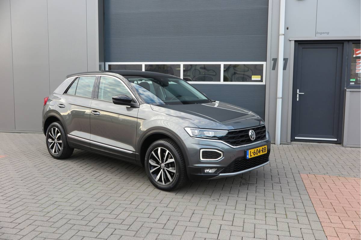 Volkswagen T-Roc Volkswagen T-Roc 1.0 TSI 85kw 116pk Style Led, Virtual Cockpit, LMV, Camera , Trekhaak afneembaar, DAB+ ,Navigatie via Carplay, PDC etc.