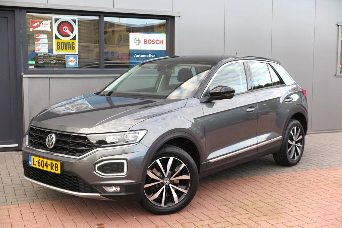 Volkswagen T-Roc Volkswagen T-Roc 1.0 TSI 85kw 116pk Style Led, Virtual Cockpit, LMV, Camera , Trekhaak afneembaar, DAB+ ,Navigatie via Carplay, PDC etc.