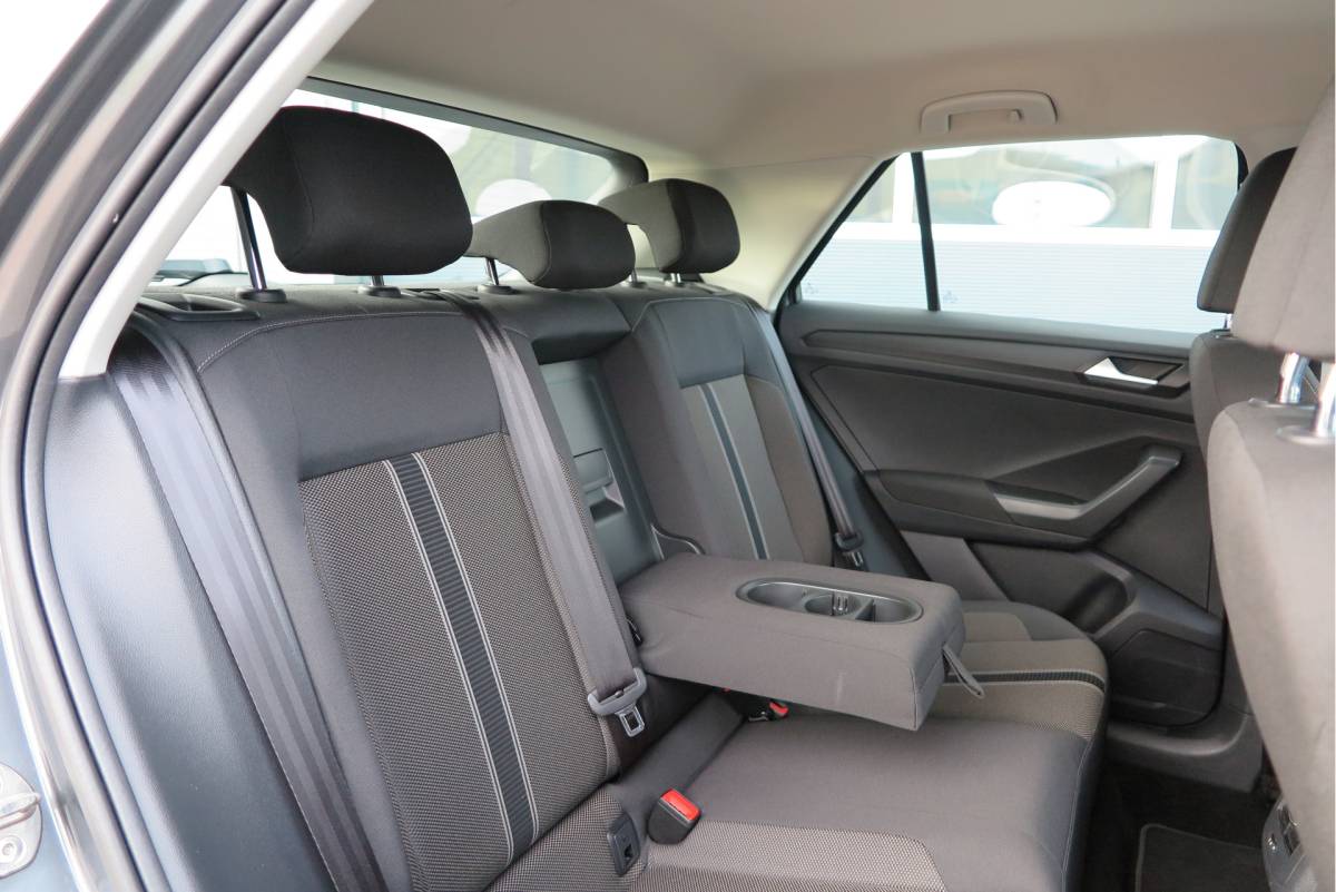 Volkswagen T-Roc Volkswagen T-Roc 1.0 TSI 85kw 116pk Style Led, Virtual Cockpit, LMV, Camera , Trekhaak afneembaar, DAB+ ,Navigatie via Carplay, PDC etc.