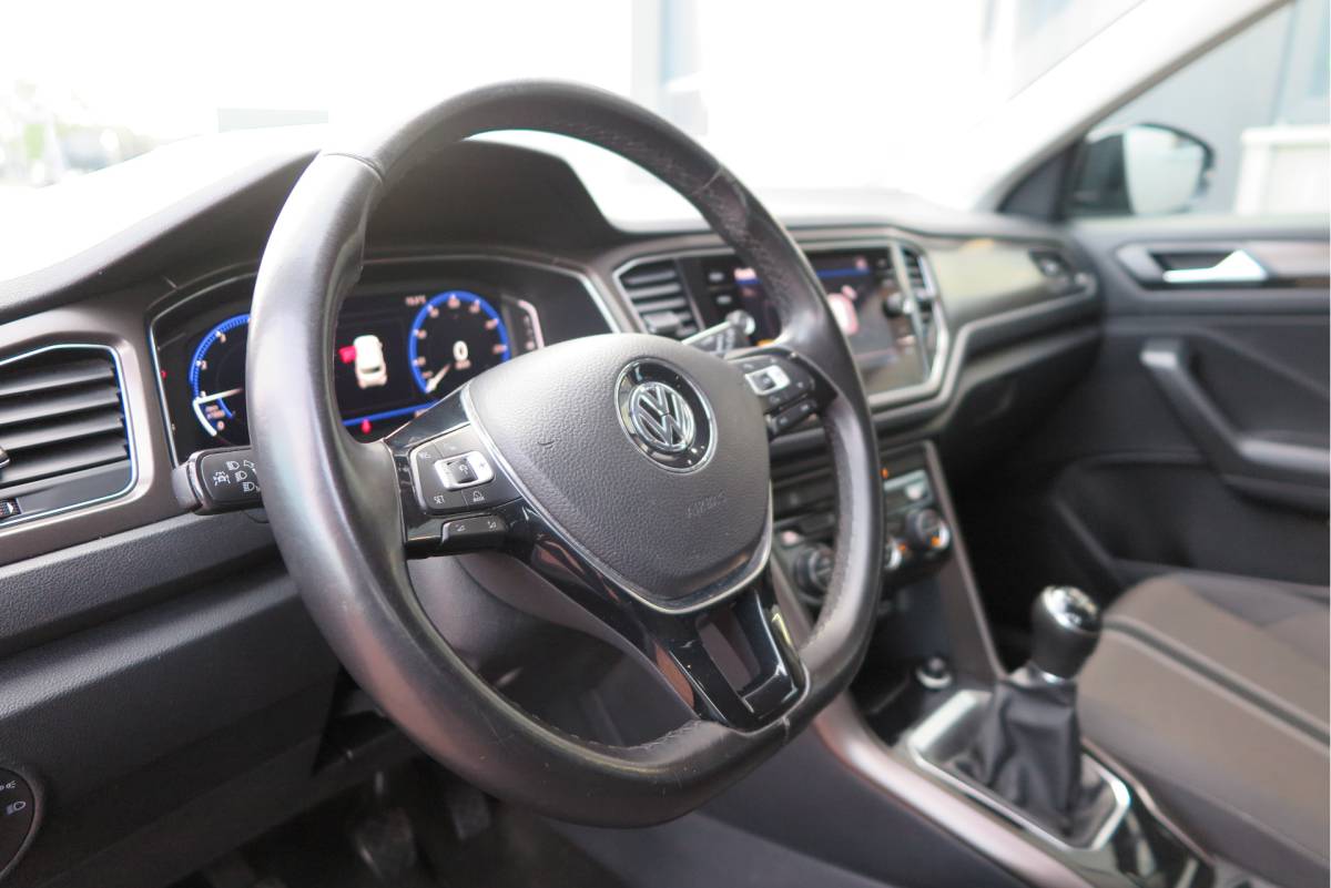 Volkswagen T-Roc Volkswagen T-Roc 1.0 TSI 85kw 116pk Style Led, Virtual Cockpit, LMV, Camera , Trekhaak afneembaar, DAB+ ,Navigatie via Carplay, PDC etc.