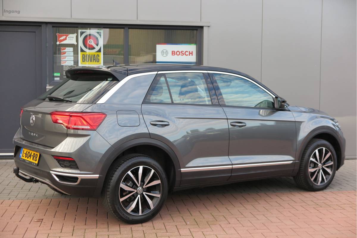 Volkswagen T-Roc Volkswagen T-Roc 1.0 TSI 85kw 116pk Style Led, Virtual Cockpit, LMV, Camera , Trekhaak afneembaar, DAB+ ,Navigatie via Carplay, PDC etc.