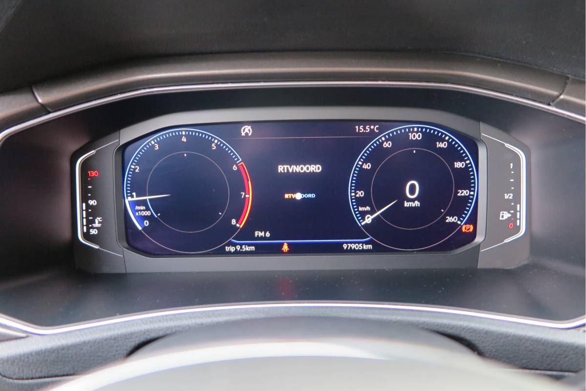 Volkswagen T-Roc Volkswagen T-Roc 1.0 TSI 85kw 116pk Style Led, Virtual Cockpit, LMV, Camera , Trekhaak afneembaar, DAB+ ,Navigatie via Carplay, PDC etc.