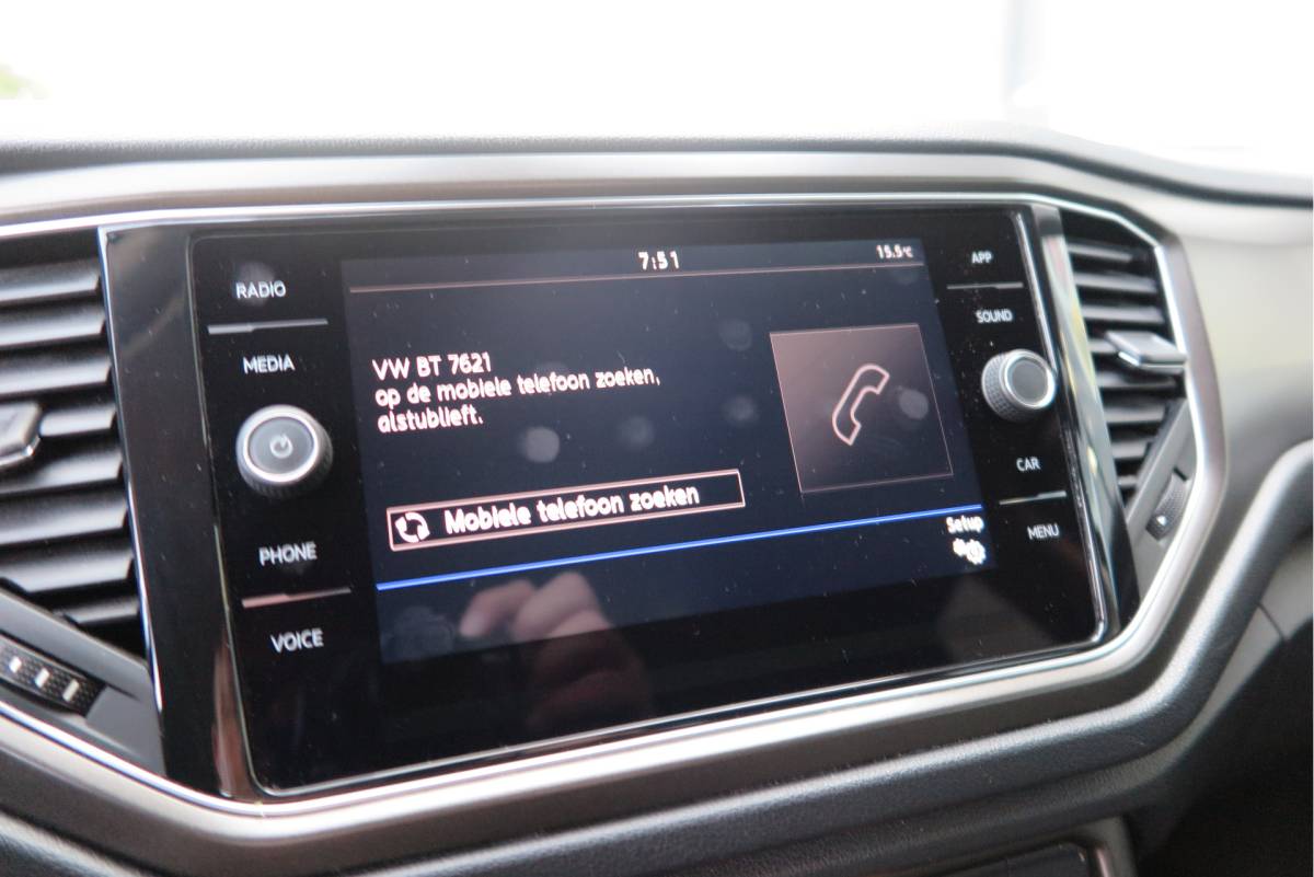 Volkswagen T-Roc Volkswagen T-Roc 1.0 TSI 85kw 116pk Style Led, Virtual Cockpit, LMV, Camera , Trekhaak afneembaar, DAB+ ,Navigatie via Carplay, PDC etc.