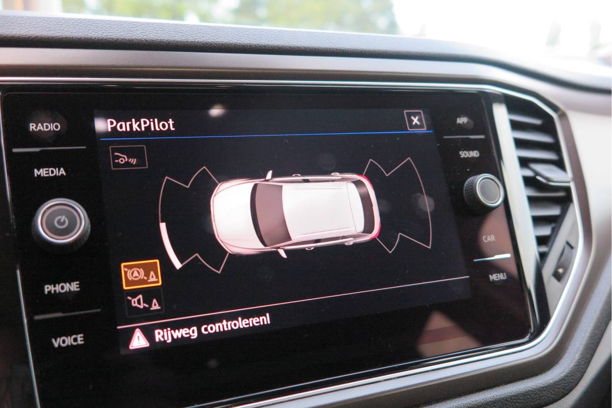 Volkswagen T-Roc Volkswagen T-Roc 1.0 TSI 85kw 116pk Style Led, Virtual Cockpit, LMV, Camera , Trekhaak afneembaar, DAB+ ,Navigatie via Carplay, PDC etc.