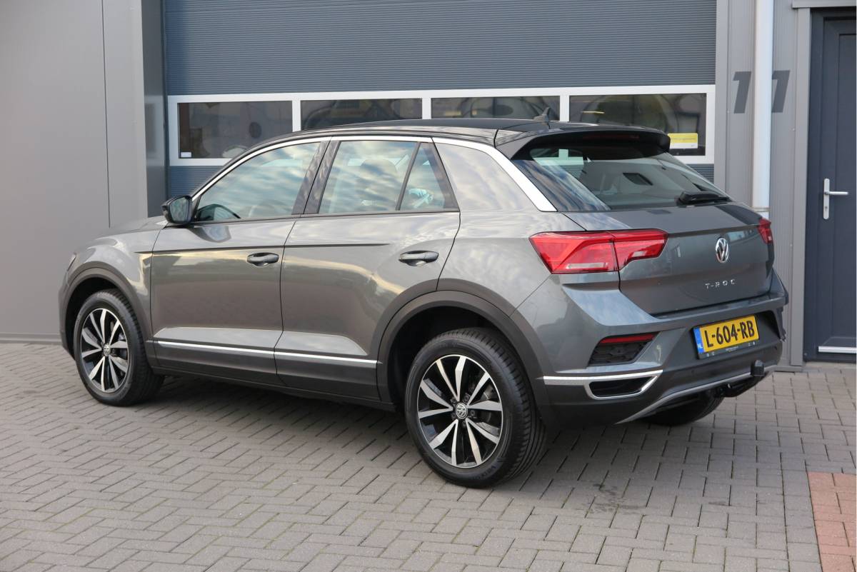 Volkswagen T-Roc Volkswagen T-Roc 1.0 TSI 85kw 116pk Style Led, Virtual Cockpit, LMV, Camera , Trekhaak afneembaar, DAB+ ,Navigatie via Carplay, PDC etc.
