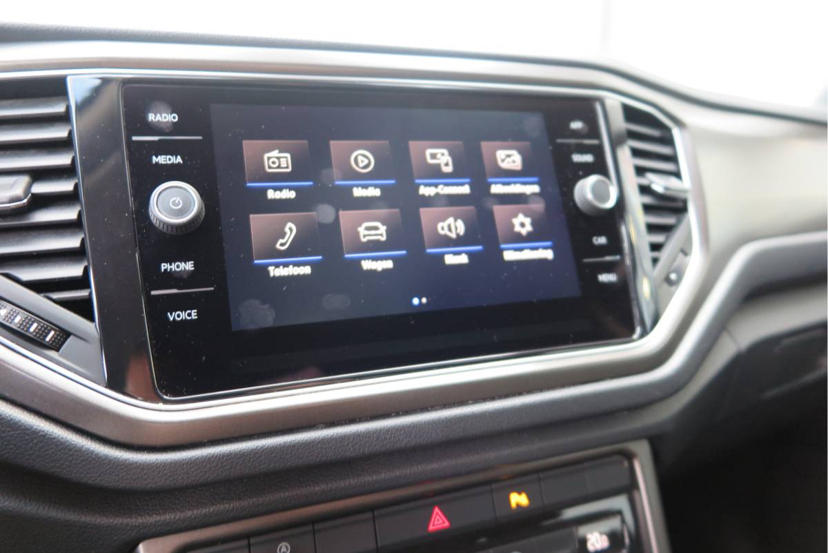 Volkswagen T-Roc Volkswagen T-Roc 1.0 TSI 85kw 116pk Style Led, Virtual Cockpit, LMV, Camera , Trekhaak afneembaar, DAB+ ,Navigatie via Carplay, PDC etc.