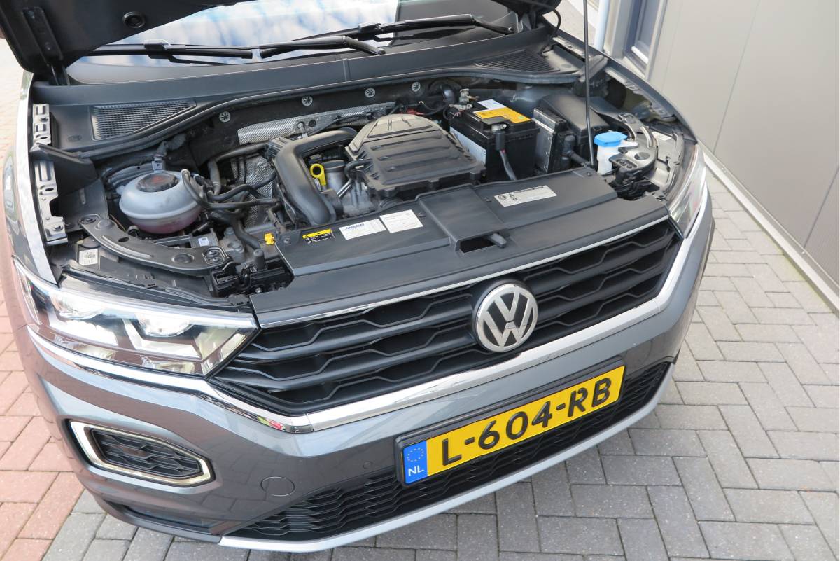 Volkswagen T-Roc Volkswagen T-Roc 1.0 TSI 85kw 116pk Style Led, Virtual Cockpit, LMV, Camera , Trekhaak afneembaar, DAB+ ,Navigatie via Carplay, PDC etc.