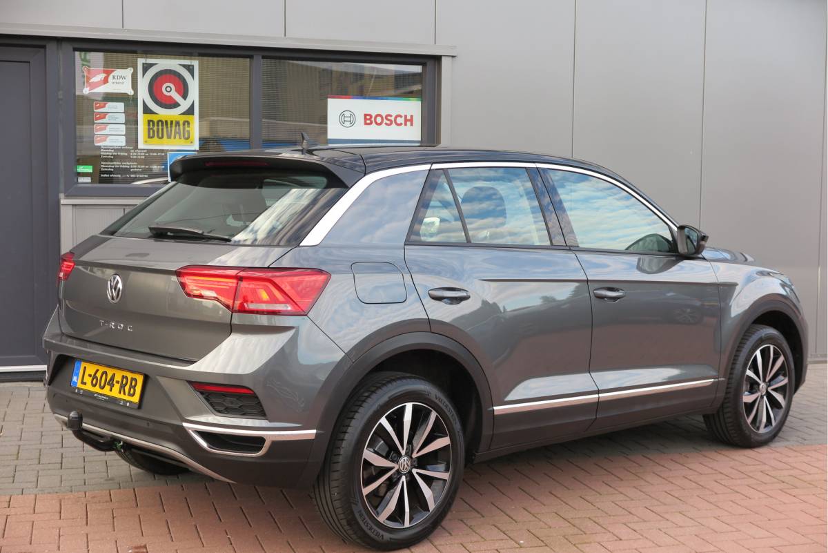 Volkswagen T-Roc Volkswagen T-Roc 1.0 TSI 85kw 116pk Style Led, Virtual Cockpit, LMV, Camera , Trekhaak afneembaar, DAB+ ,Navigatie via Carplay, PDC etc.
