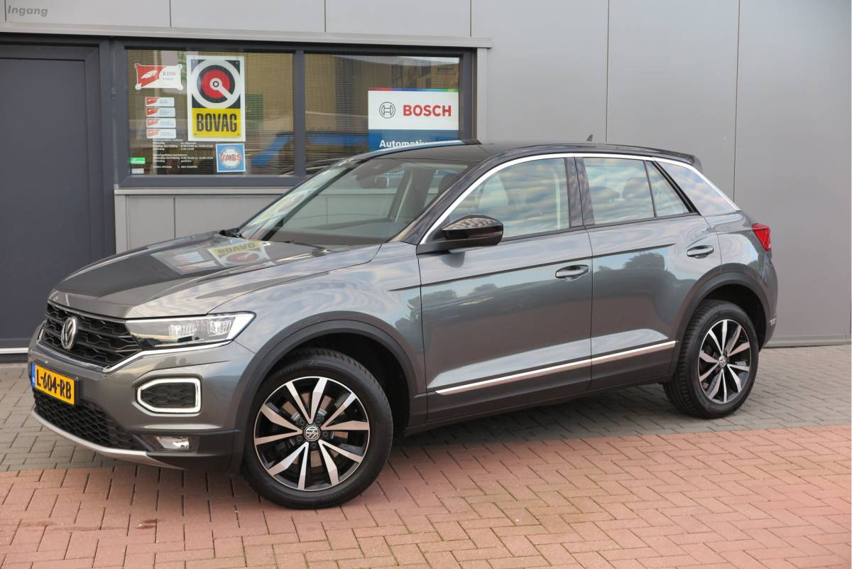 Volkswagen T-Roc Volkswagen T-Roc 1.0 TSI 85kw 116pk Style Led, Virtual Cockpit, LMV, Camera , Trekhaak afneembaar, DAB+ ,Navigatie via Carplay, PDC etc.