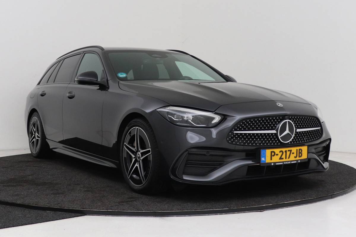 Mercedes-Benz C-Klasse Mercedes-Benz C-klasse Estate 180 AMG Line | Trekhaak | Burmester | Digital Cockpit | Sportstoelen | CarPlay | Stoelverwarming |