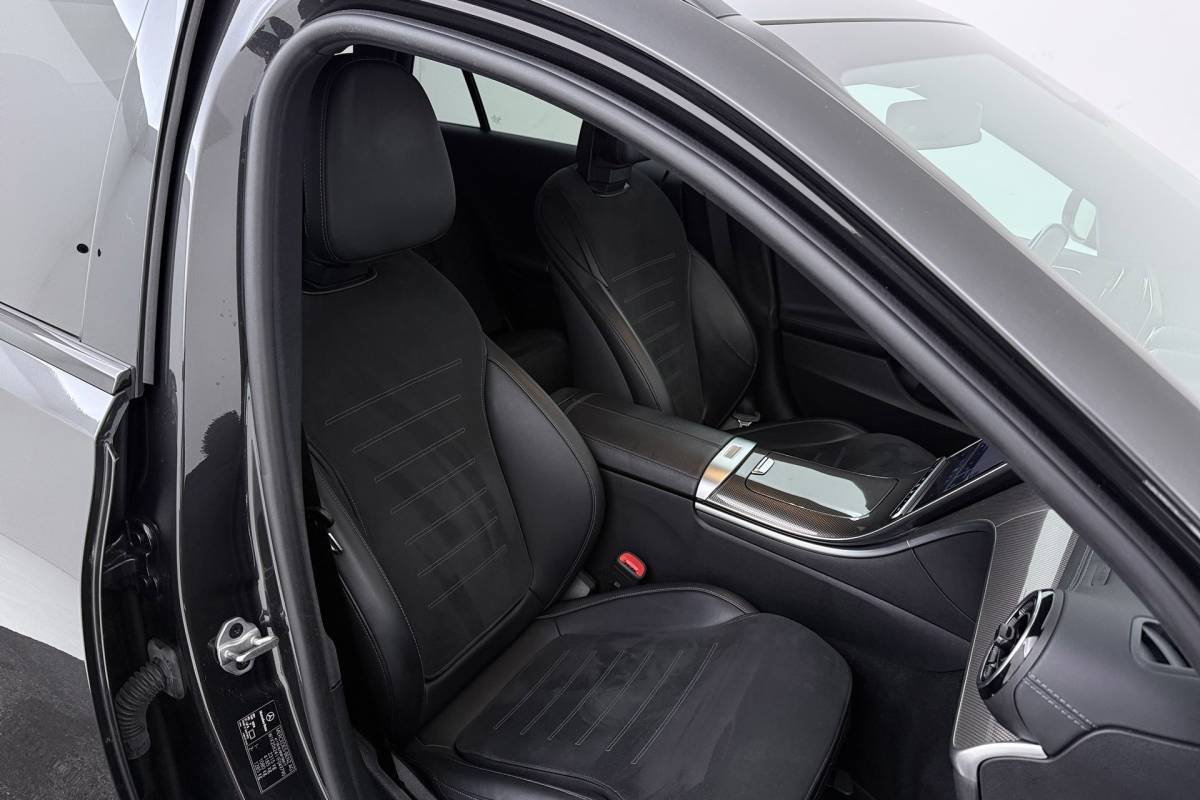 Mercedes-Benz C-Klasse Mercedes-Benz C-klasse Estate 180 AMG Line | Trekhaak | Burmester | Digital Cockpit | Sportstoelen | CarPlay | Stoelverwarming |