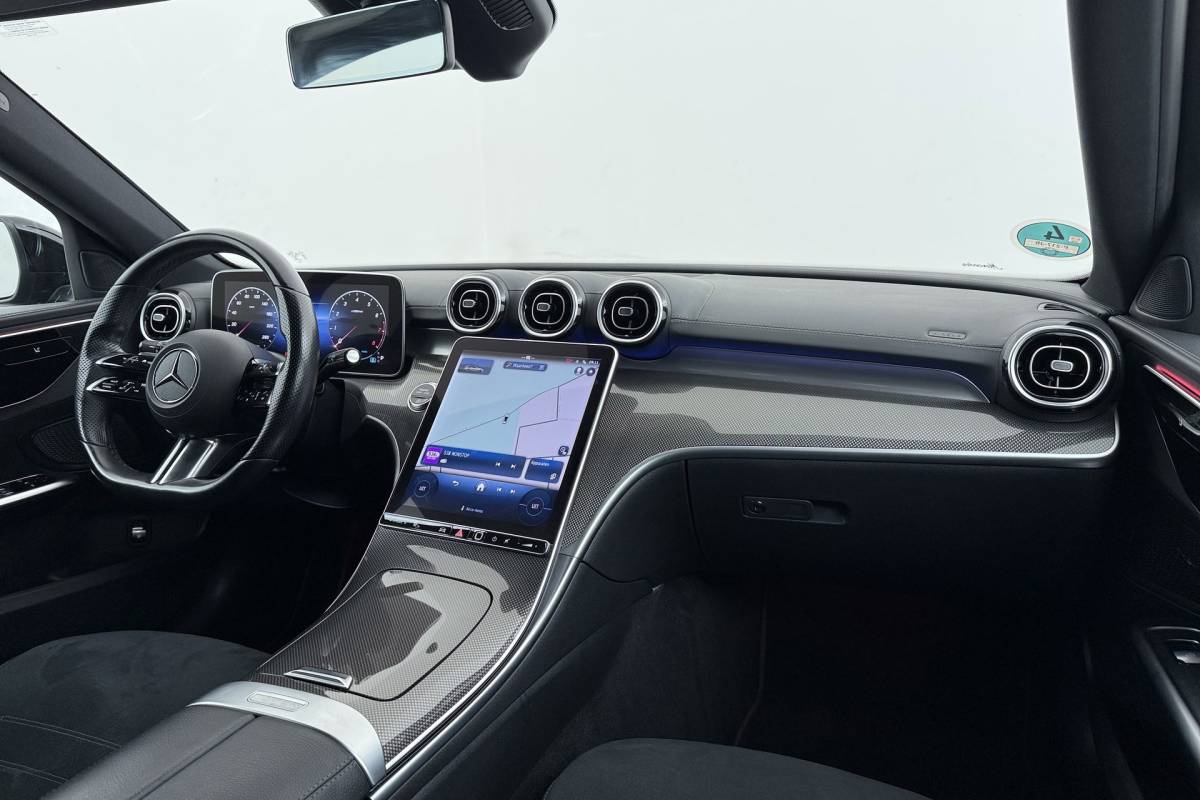 Mercedes-Benz C-Klasse Mercedes-Benz C-klasse Estate 180 AMG Line | Trekhaak | Burmester | Digital Cockpit | Sportstoelen | CarPlay | Stoelverwarming |