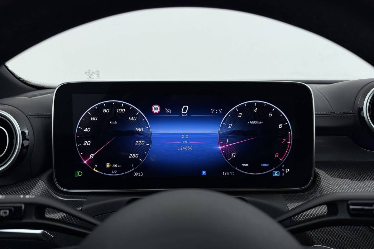 Mercedes-Benz C-Klasse Mercedes-Benz C-klasse Estate 180 AMG Line | Trekhaak | Burmester | Digital Cockpit | Sportstoelen | CarPlay | Stoelverwarming |