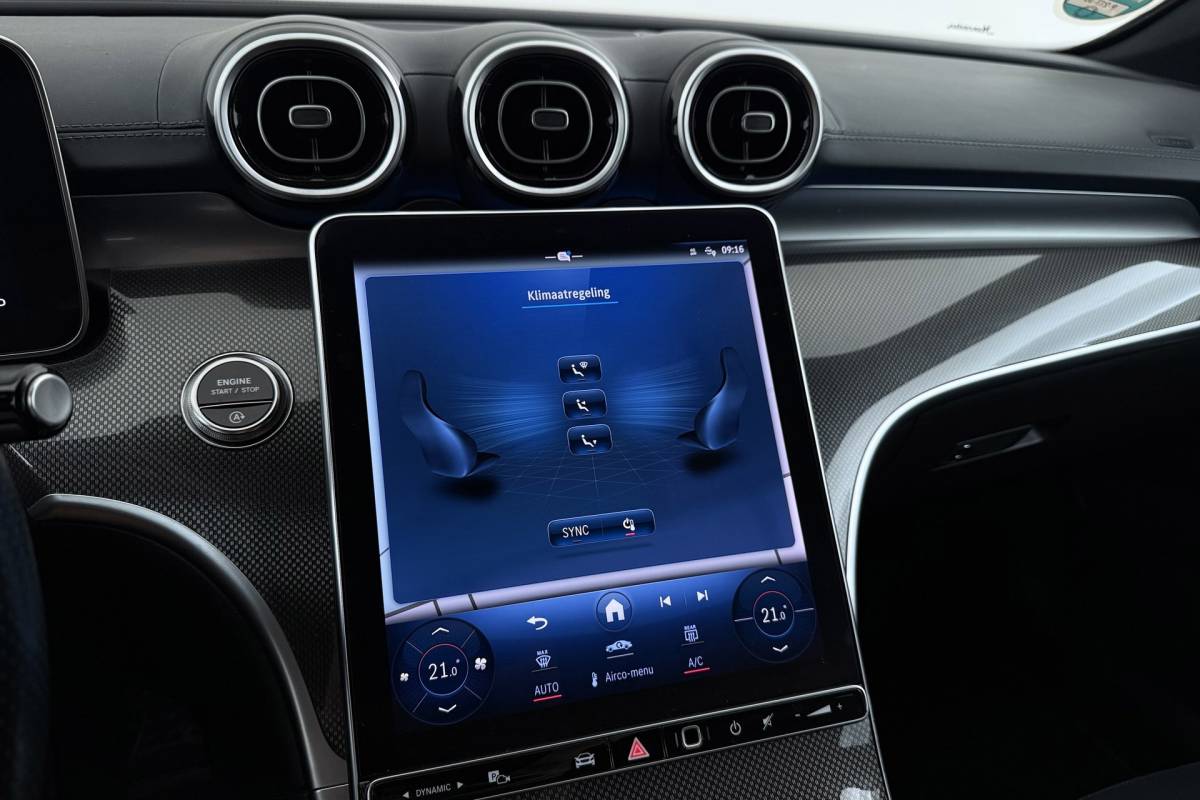 Mercedes-Benz C-Klasse Mercedes-Benz C-klasse Estate 180 AMG Line | Trekhaak | Burmester | Digital Cockpit | Sportstoelen | CarPlay | Stoelverwarming |