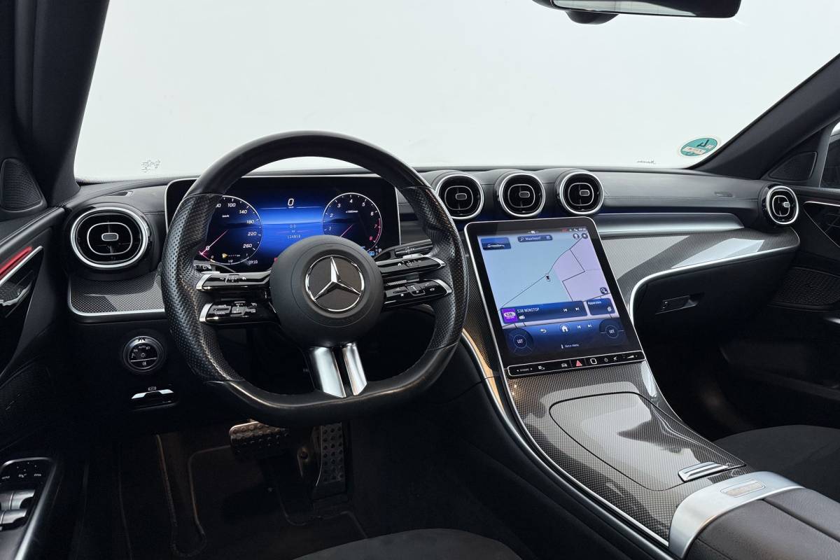 Mercedes-Benz C-Klasse Mercedes-Benz C-klasse Estate 180 AMG Line | Trekhaak | Burmester | Digital Cockpit | Sportstoelen | CarPlay | Stoelverwarming |