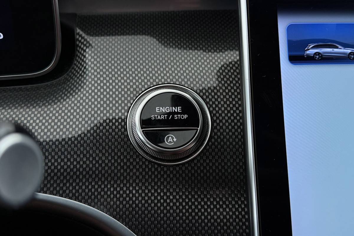 Mercedes-Benz C-Klasse Mercedes-Benz C-klasse Estate 180 AMG Line | Trekhaak | Burmester | Digital Cockpit | Sportstoelen | CarPlay | Stoelverwarming |