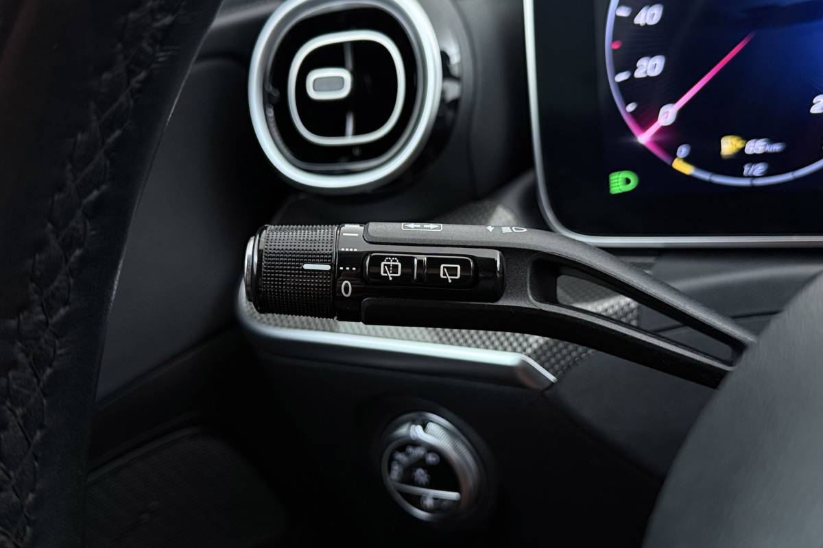 Mercedes-Benz C-Klasse Mercedes-Benz C-klasse Estate 180 AMG Line | Trekhaak | Burmester | Digital Cockpit | Sportstoelen | CarPlay | Stoelverwarming |