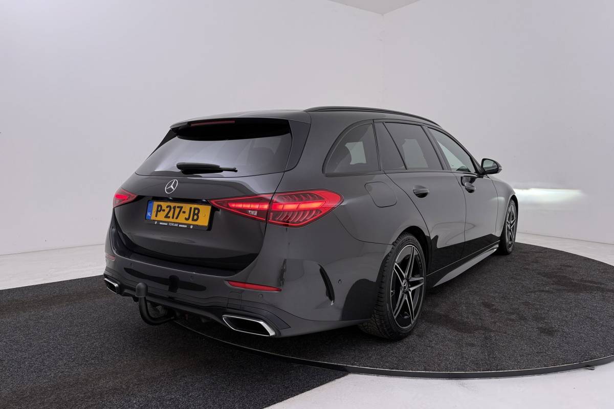 Mercedes-Benz C-Klasse Mercedes-Benz C-klasse Estate 180 AMG Line | Trekhaak | Burmester | Digital Cockpit | Sportstoelen | CarPlay | Stoelverwarming |